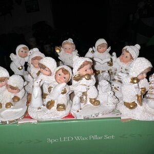 Adorable Snowy Figurine Set